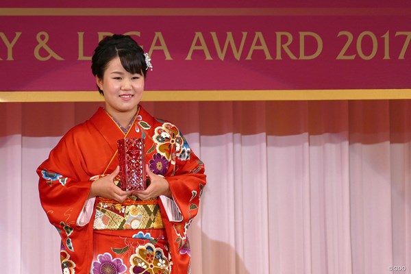 2017年 畑岡奈紗 新人賞を受賞した畑岡奈紗。来季は米ツアーでの活躍が期待される