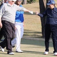 松山英樹は11月、トランプ米大統領、安倍首相とのゴルフに同伴した※首相官邸のツイッターより 2017年 松山英樹 ドナルド・トランプ 安倍晋三