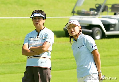 2006年 ミヤギテレビ杯ダンロップ女子オープンゴルフトーナメント 事前 横峯さくら 樋口会長とのラウンドはこれで2度目。大先輩から学ぶことも多いだろ う。