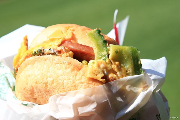 2018年 ダイキンオーキッドレディスゴルフトーナメント 初日 ぬーやるバーガー 沖縄のハンバーガー、これが美味い