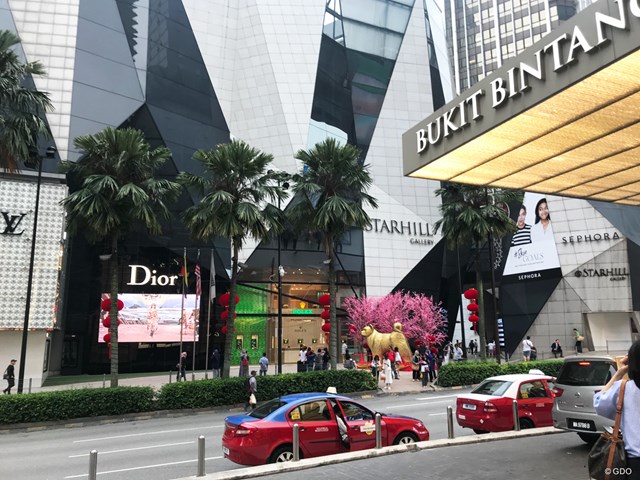 画像詳細 ブキビンタン 世界最古の理髪店 Kuala Lumpur Malaysia 18年 ユーラシアカップ Gdo ゴルフダイジェスト オンライン 画像詳細 ブキビンタン 世界最古の理髪店 Kuala Lumpur Malaysia 18年 ユーラシアカップ Gdo ゴルフダイジェスト オンライン