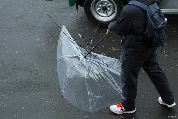 傘も無意味でしたね。