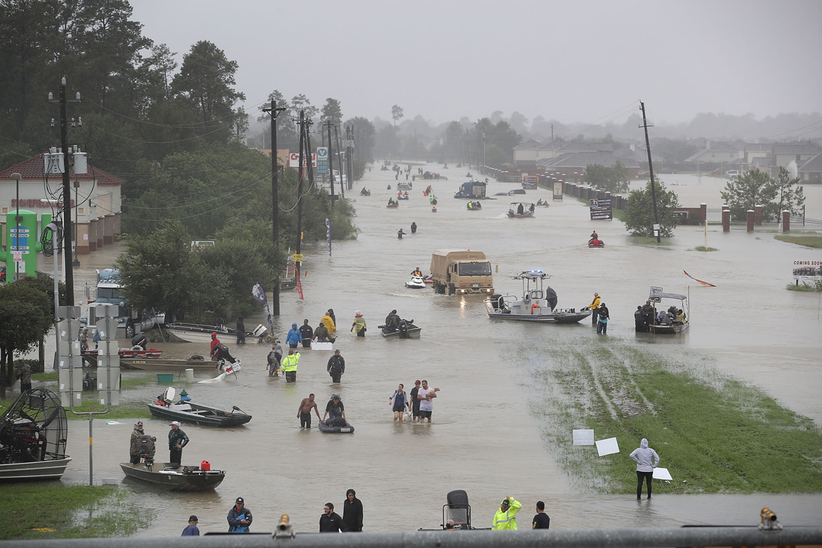17年8月28日 ヒューストンを襲ったハリケーンから逃げ惑う人々 Joe Raedle Getty Images 18年 ヒューストンオープン 事前 ハリケーン被害 フォトギャラリー Gdo