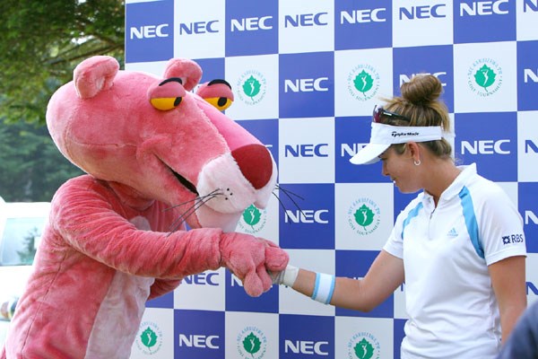 2006年 ポーラ・クリーマー x ピンクパンサーのコラボが実現！