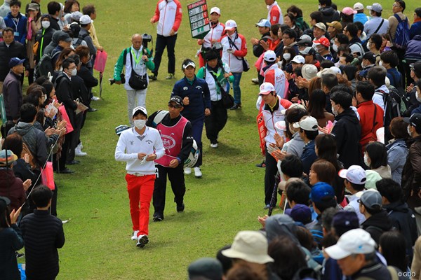 2018年 東建ホームメイトカップ 最終日 重永亜斗夢 こんなに近い距離間で選手を見られるのはゴルフだけかもね。