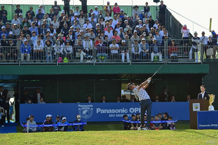 第1組スタートでも大勢のギャラリーを引き連れた 2018年 パナソニックオープンゴルフチャンピオンシップ 最終日 石川遼