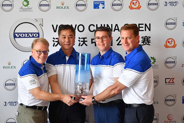 左から欧州ツアーのキース・ペリーCEO、中国ゴルフ協会のジャン・シャオニン首席、ボルボチャイナオープンのスベン・デ・スメットチェアマンとアジアンツアーのジョシュ・バラックCEO(提供:アジアンツアー)