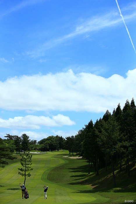 15番セカンド後方から 2018年 関西オープンゴルフ選手権競技 最終日 片山晋呉