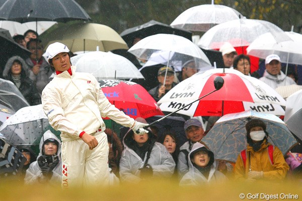 2009年 ゴルフ日本シリーズJTカップ 初日 石川遼 ティショットが最後まで安定せず、まさかの最下位発進となった石川遼