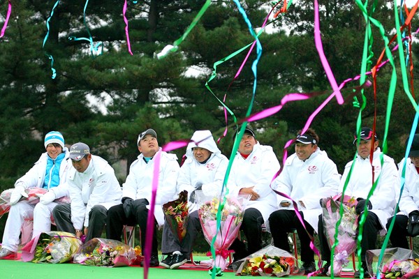 2009年 ゴルフ日本シリーズJTカップ 初日 開会式 スタート前に出場選手全員が揃い、開会式が催された