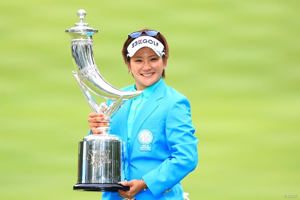 2018年 宮里藍 サントリーレディスオープンゴルフトーナメント 最終日 成田美寿々 プレーオフ4ホール目で決着。逆転で今季初優勝を飾った成田美寿々