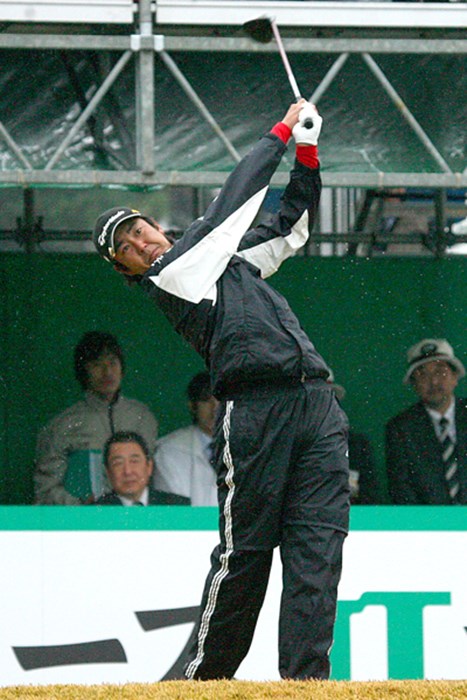 今大会初出場の富田雅哉が首位タイと絶好のスタートを切った 2009年 ゴルフ日本シリーズJTカップ 初日 富田雅哉