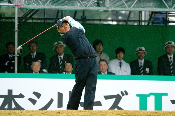 2009年 ゴルフ日本シリーズJTカップ 初日 丸山茂樹 丸山茂樹が首位に1打差の5位タイ。10年ぶりの日本タイトルを最終戦で飾れるか