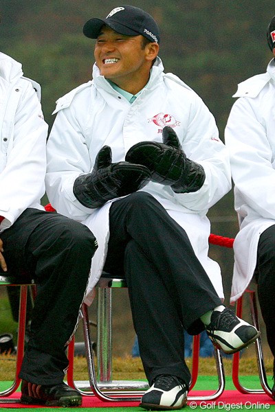 2009年 ゴルフ日本シリーズJTカップ 丸山茂樹 スタート前から明るい笑顔を振りまいていた丸山茂樹