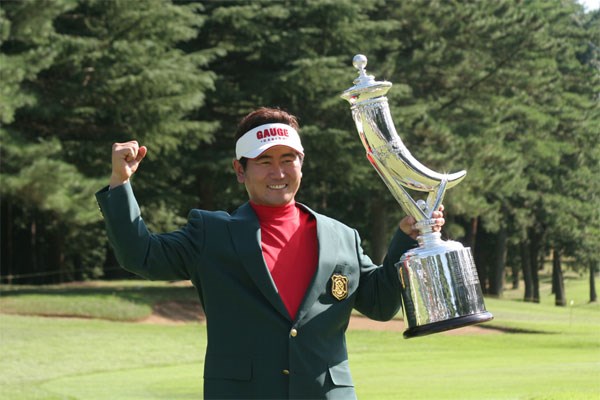 2006年 サントリーオープンゴルフトーナメント 最終日 Y.E.ヤン 最終日に7ストローク伸ばし逆転優勝を果たしたY.E.ヤン（韓国）