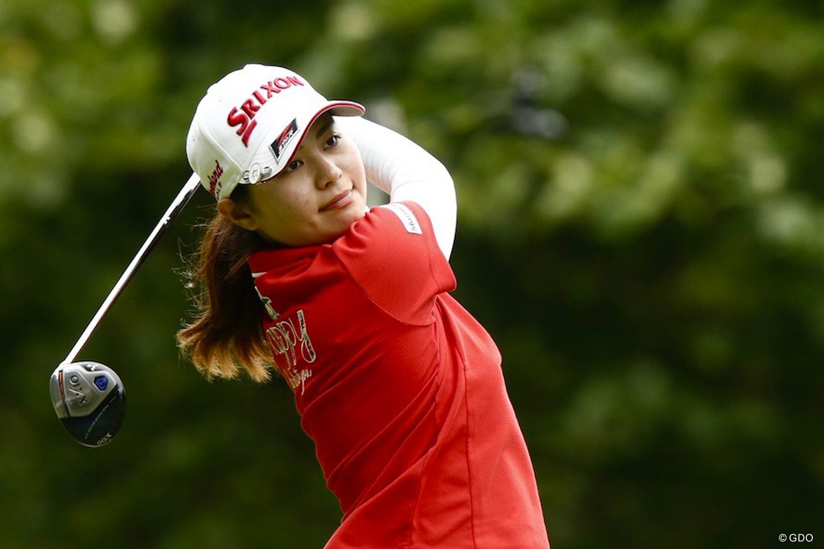 新垣比菜が単独首位発進 1差に「全米」帰りの鈴木愛ら