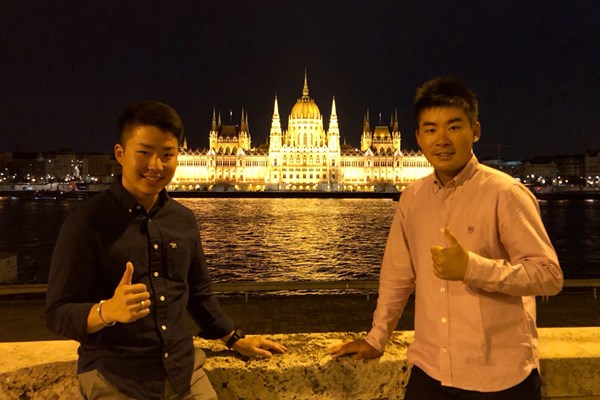 2018年 川村昌弘 オープンウィークに高校時代の後輩（左）とヨーロッパ旅行に行ってきました
