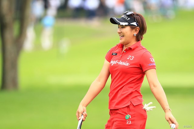 自宅通勤ならでは 成田美寿々の燃えるコーディネート 国内女子ツアー Lpga Gdo ゴルフダイジェスト オンライン