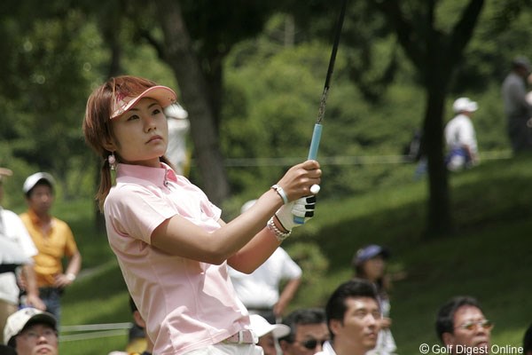 2006年 プロミスレディスゴルフトーナメント 2日目 藤田幸希 ショットもパットも良い調子の藤田幸希。初優勝に王手をかけた