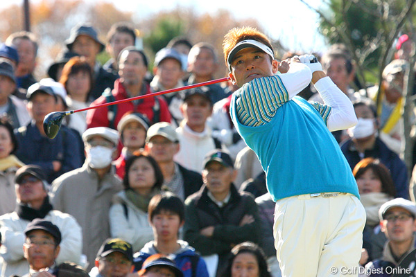 丸山茂樹が単独首位！ 池田は22位、石川も低迷が続く