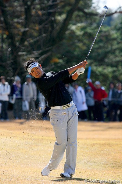 2009年 ゴルフ日本シリーズJTカップ 2日目 武藤俊憲 武藤俊憲は首位に2打差で残り2日間へ。狙うはメジャー初タイトル！