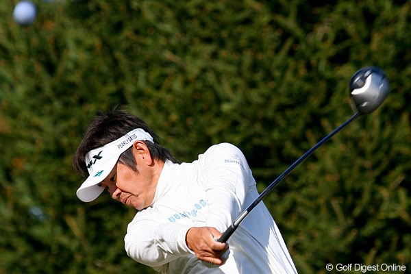 2009年 ゴルフ日本シリーズJTカップ 2日目 藤田寛之 ツアー屈指の安定感を誇る藤田寛之。耐えるプレーが強いられる中で、やはり上位に名を連ねている