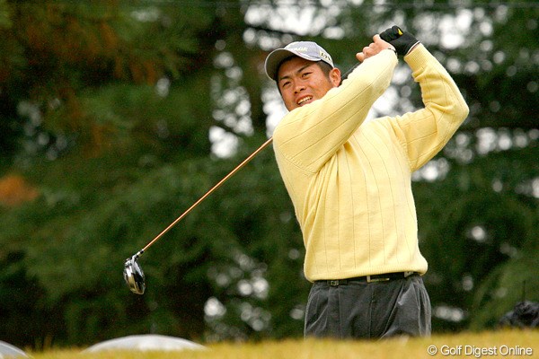 2009年 ゴルフ日本シリーズJTカップ3日目 池田勇太 ショットを打つたびに歯を食いしばるような表情を見せる池田勇太
