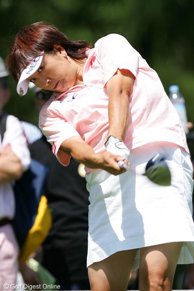 2006年 NEC軽井沢72ゴルフトーナメント 初日 福嶋晃子 相性の良い軽井沢で好スタートを切った福嶋晃子。3日間首位を守りきるか！？