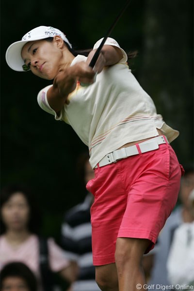 2006年 NEC軽井沢72ゴルフトーナメント 2日目 小俣奈三香 前半9ホールで5つのバーディを奪いトップタイに立った小俣奈三香