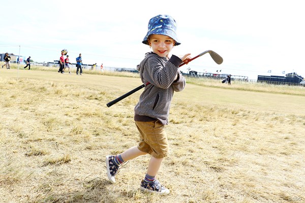 2018年 全英オープン 最終日 子供ゴルファー クラブを持って歩くの、たのし?！