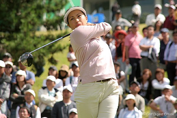 2006年 ミヤギテレビ杯ダンロップ女子オープンゴルフトーナメント 2日目 坂東貴代 2日間首位をキープする坂東貴代。2002年以来の優勝なるか！？