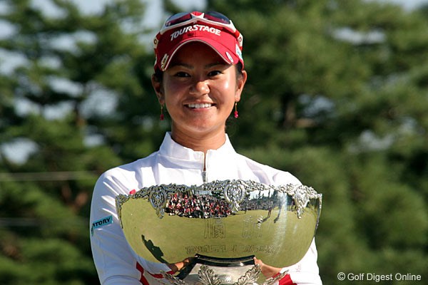 2006年 ミヤギテレビ杯ダンロップ女子オープンゴルフトーナメント 最終日 宮里藍 第2の故郷 宮城での今大会は優勝したかった！という宮里藍。思い出の地で3年ぶりの優勝を果たした