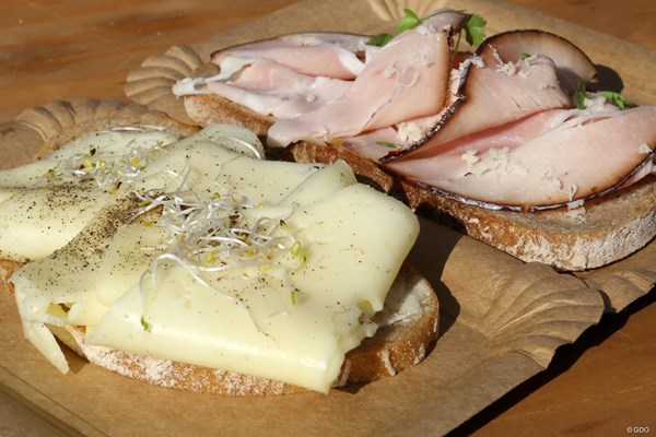 2018年 ポルシェ ヨーロピアンオープン 最終日 サンドイッチ ゴーダチーズと燻製ハムのサンドイッチ