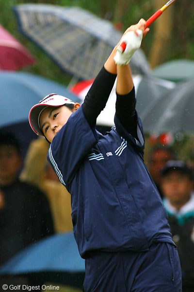 2006年 LPGAツアーチャンピオンシップリコーカップ 3日目 諸見里しのぶ 6アンダーまで伸ばし首位タイに浮上した諸見里しのぶ
