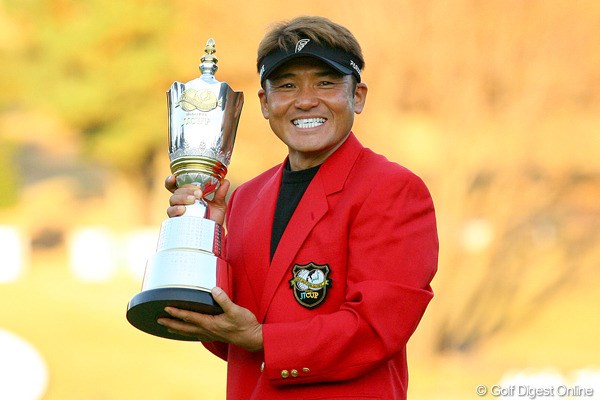 2009年 ゴルフ日本シリーズJTカップ 最終日 丸山茂樹 4ホールに渡るプレーオフを制し、10年ぶりに国内ツアー制覇を遂げた丸山茂樹