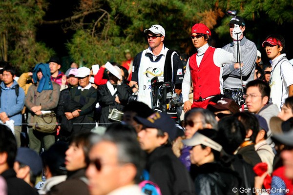 石川遼の賞金王決定の瞬間を見に来た方も多かったことだろう。この日は15,597人のギャラリーが入場した