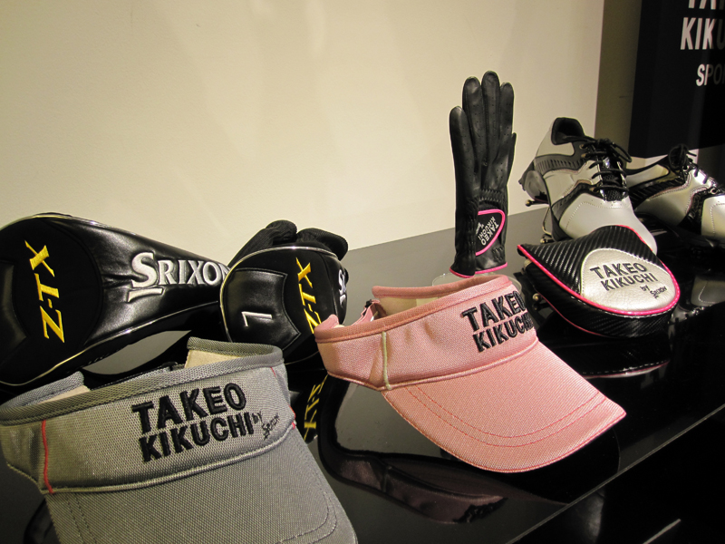 【新品未使用】SRIXON✖️TAKEO KIKUCHIコラボ　ゴルフシューズ タケオキクチ」と「スリクソン」のコラボ商品が誕生！｜GDO