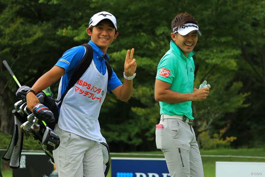 イケメン2人 塩見プロのキャディは伊藤有志プロ 18年 Ispsハンダマッチプレー選手権 3回戦 決勝 初日 塩見好輝 フォトギャラリー Gdo