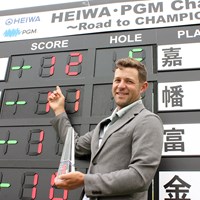 ツアー初優勝したケマー（提供：日本ゴルフツアー機構） 2018年 HEIWA・PGM Challenge II ～Road to CHAMPIONSHIP 最終日 ダッジ・ケマー