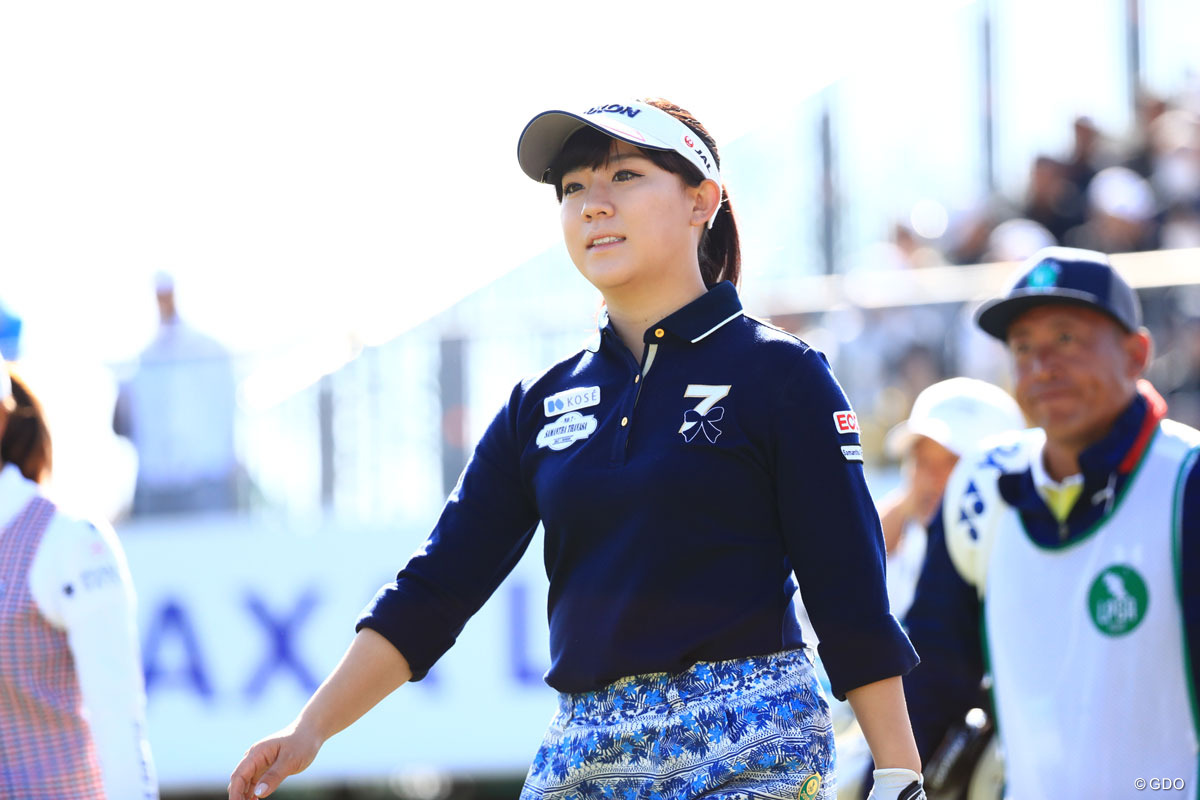 プロゴルファー香妻琴乃直筆サインA4フォト　キャディービブス プロゴルファー香妻琴乃直筆サインA4フォト キャディービブス