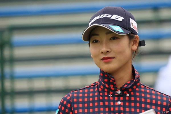 2018年 日本女子オープンゴルフ選手権競技 事前 松田鈴英 練習ラウンドをユ・ソヨンと回った松田鈴英はソヨンの筋肉に驚いていた