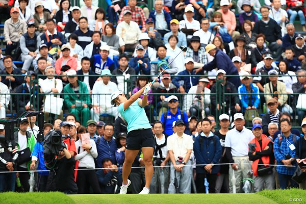 2018年 日本女子オープンゴルフ選手権競技 最終日 畑岡奈紗 凱旋出場した畑岡奈紗のプレーを大勢のギャラリーが見守った