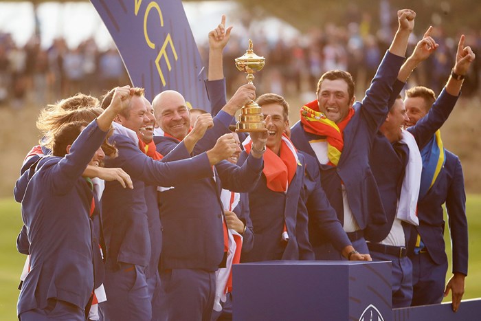 2大会ぶりの勝利を挙げた欧州選抜（Christian PetersenGetty Images） 2018年 ライダーカップ 最終日 欧州選抜