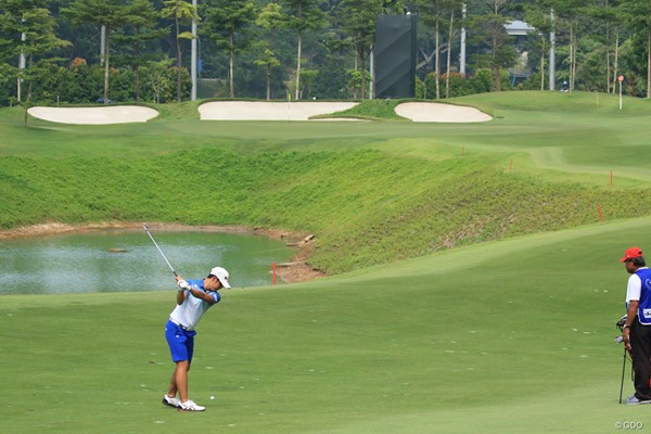 2018年 アジアパシフィックアマチュアゴルフ選手権  3日目 中島啓太 きのうは6パターンを試したとうい素振りだが、きょうはほぼこの1パターン。中島啓太が3位に浮上した