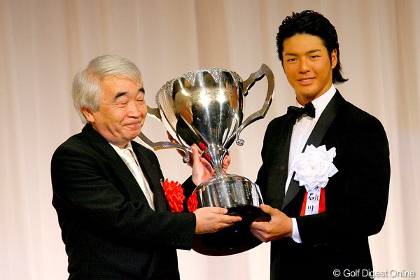 6人目となる2年連続での大賞受賞となった石川遼