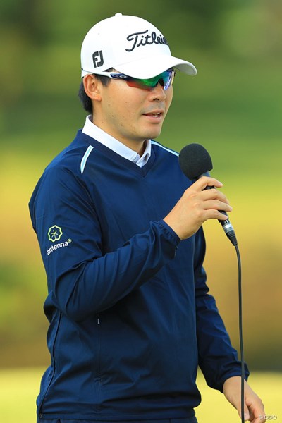 2018年 ブリヂストンオープンゴルフトーナメント 3日目 川村昌弘 18番グリーンサイドでカラオケ？嘘です。ヒーローインタビュー！