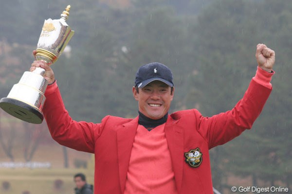 2005年 ゴルフ日本シリーズJTカップ 最終日 今野康晴 今回の優勝で目標だった1億円台を突破した今野康晴