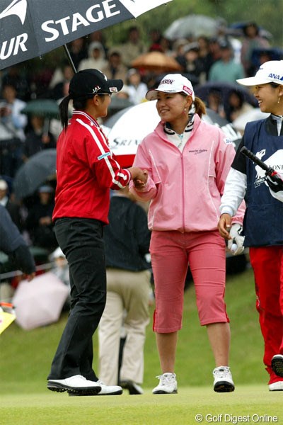 2005年 サロンパスワールドレディスゴルフトーナメント 2日目 宮里藍 横峯さくら