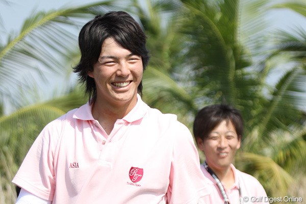 2010年 ザ・ロイヤルトロフィー 事前 石川遼 プロアマ中、笑顔を見せる石川遼。暑さにも負けず、手応えはかなりありそうだ