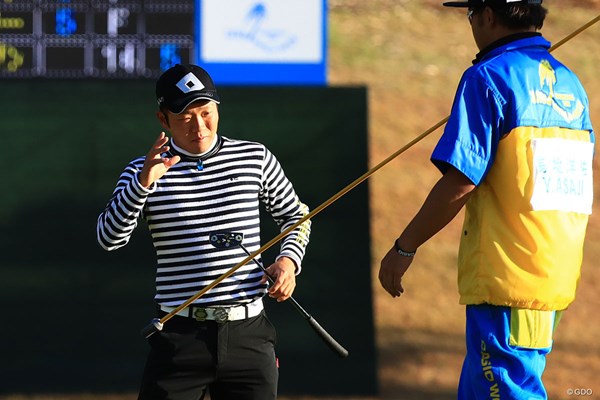 2018年 カシオワールドオープンゴルフトーナメント 初日 浅地洋佑 浅地洋佑はパッティングが好調。暫定ながら首位タイに立った
